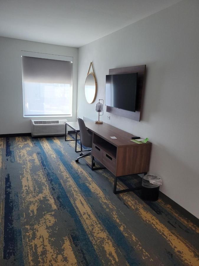 La Quinta Inn & Suites By Wyndham Terrell Ngoại thất bức ảnh