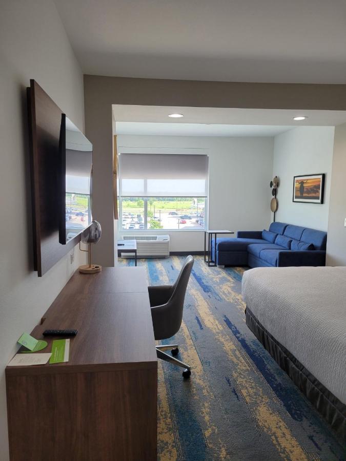 La Quinta Inn & Suites By Wyndham Terrell Ngoại thất bức ảnh
